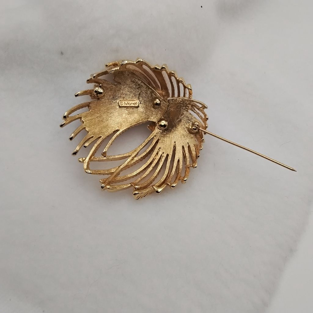 Vintage Monet Mirador Brooch | Signed Goldtone Sculptural Fan Pin | Mid-Century - Picture 4 of 6